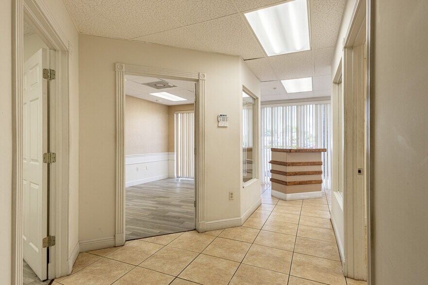 More Photos Of 3049 Cleveland Ave, Fort Myers Medical For Lease