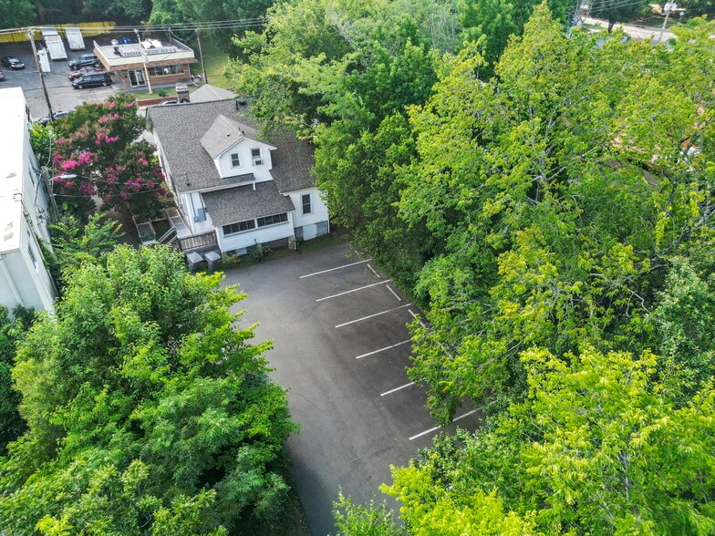 More Photos Of 514 Beatties Ford Rd, Charlotte Office For Lease