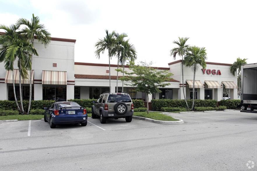 More Photos Of 100 Weston Rd, Weston Unknown For Lease