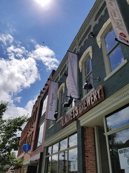 More Photos Of 7 N Saginaw St, Pontiac Office For Lease