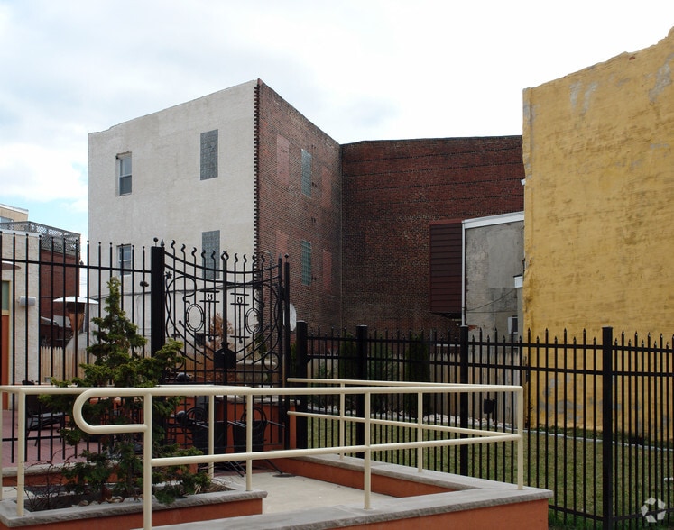 More Photos Of 1939 S Juniper St, Philadelphia Storefront Retail Office For Sale