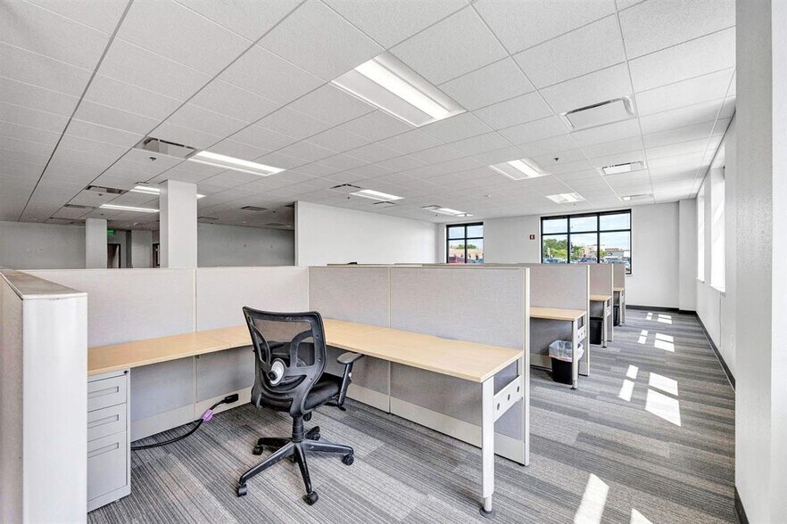 More Photos Of 325 Reid St, De Pere Office For Sale