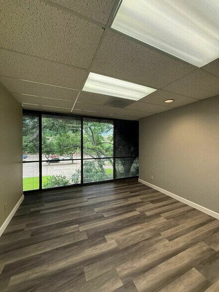 More Photos Of 8330-8350 Meadow Rd, Dallas Office For Sale