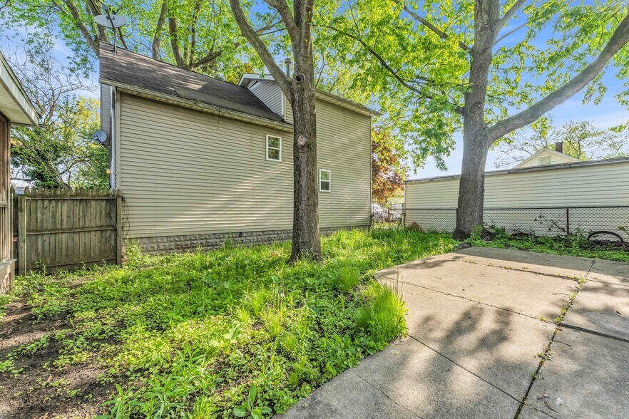 More Photos Of 3359 E 65th St, Cleveland Apartments For Sale