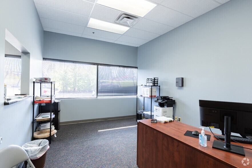 More Photos Of 754 Cincinnati Batavia Pike, Cincinnati Flex For Sale