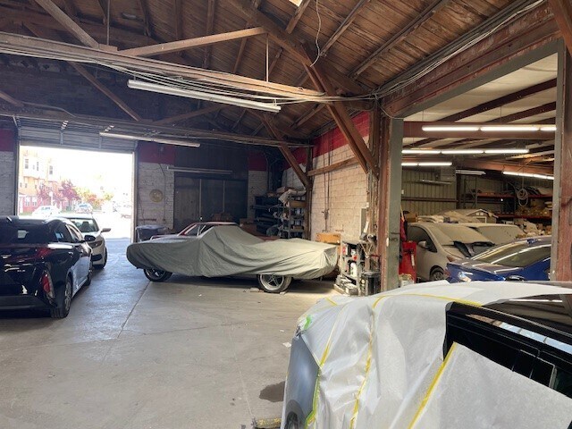 More Photos Of 6009-6017 International Blvd, Oakland Auto Repair For Sale