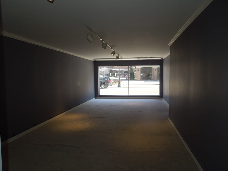 More Photos Of 15 N High St, Covington Storefront For Sale