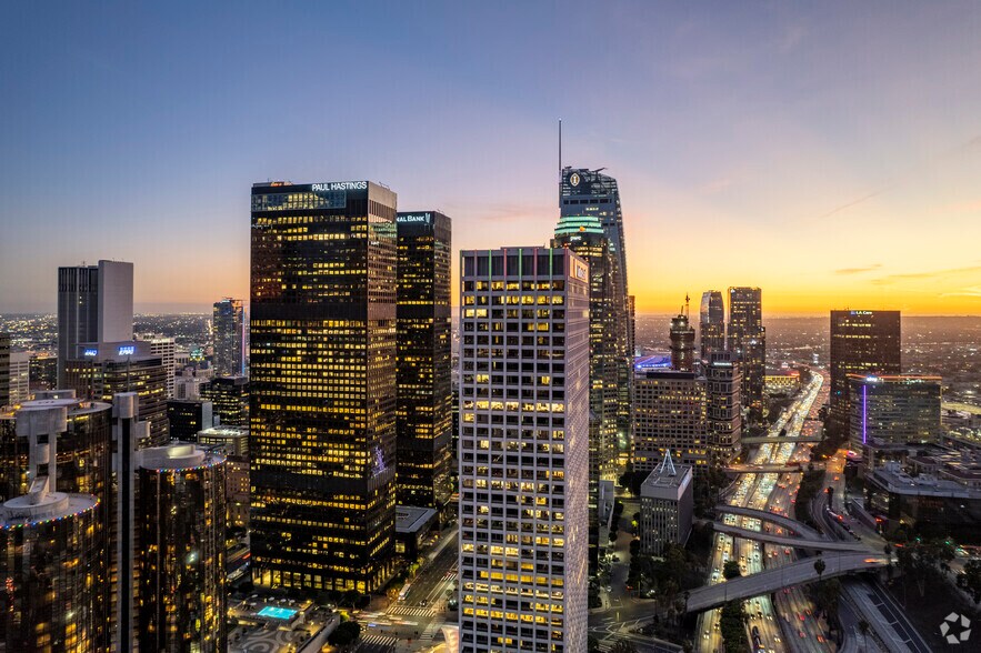 More Photos Of 515 S Flower St, Los Angeles Coworking Space