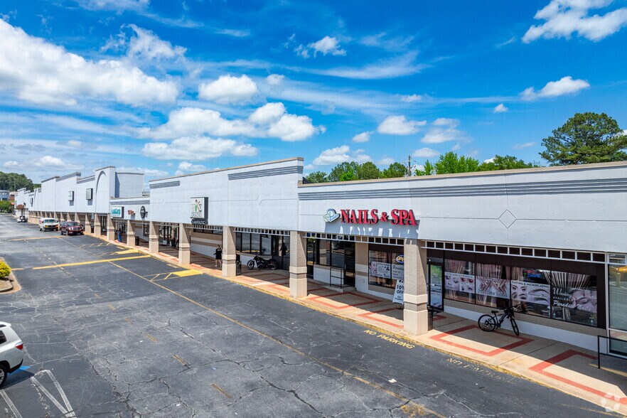 More Photos Of 812 S Park St, Carrollton Unknown For Lease