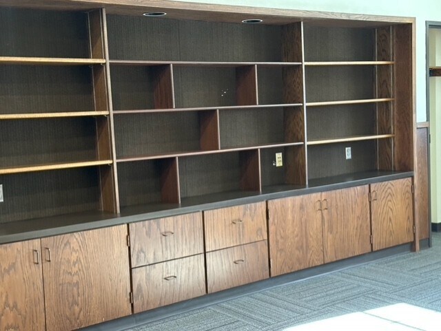 More Photos Of 200 E North St, Crown Point Office For Lease