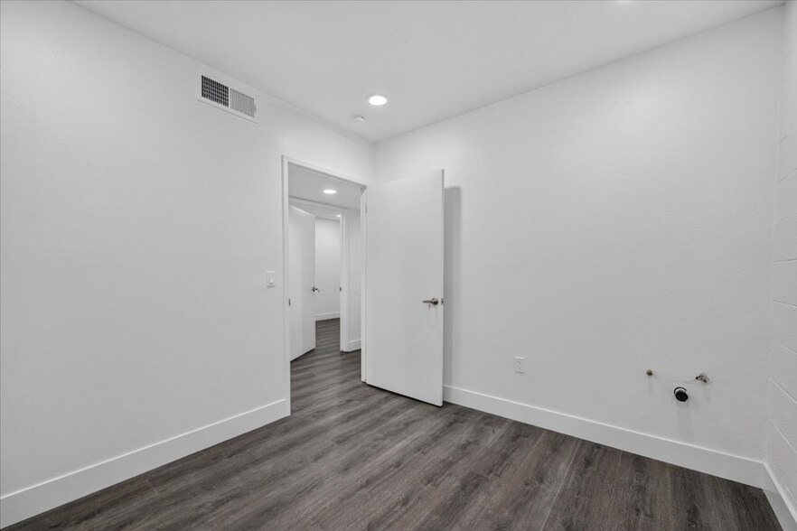 More Photos Of 28-40 E Minarets Ave, Pinedale Medical For Lease