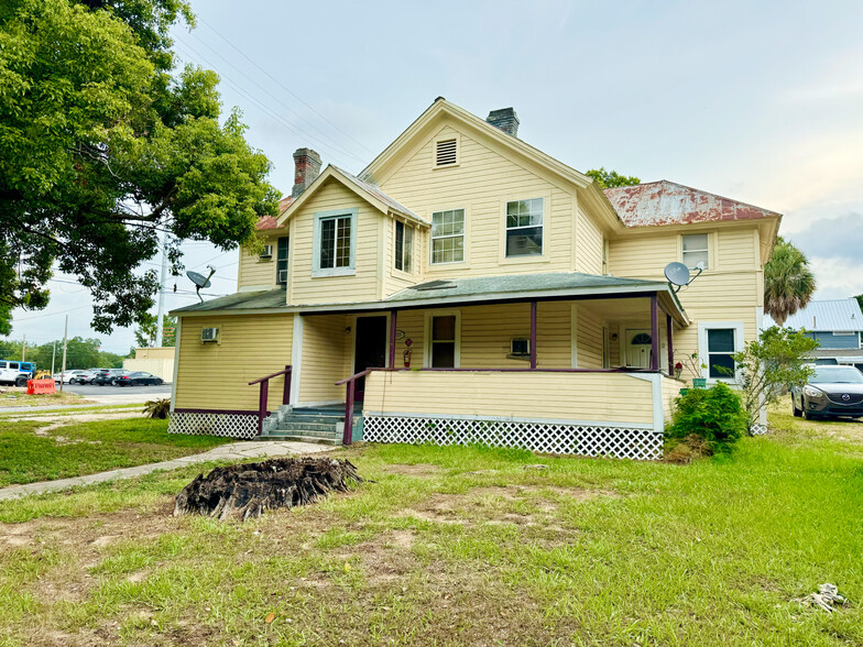 Primary Photo Of 105 S Grove St, Eustis Apartments For Sale