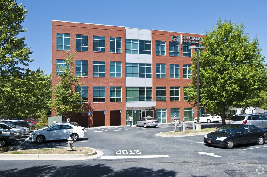 More Photos Of 711 Canton Rd NE, Marietta Medical For Lease