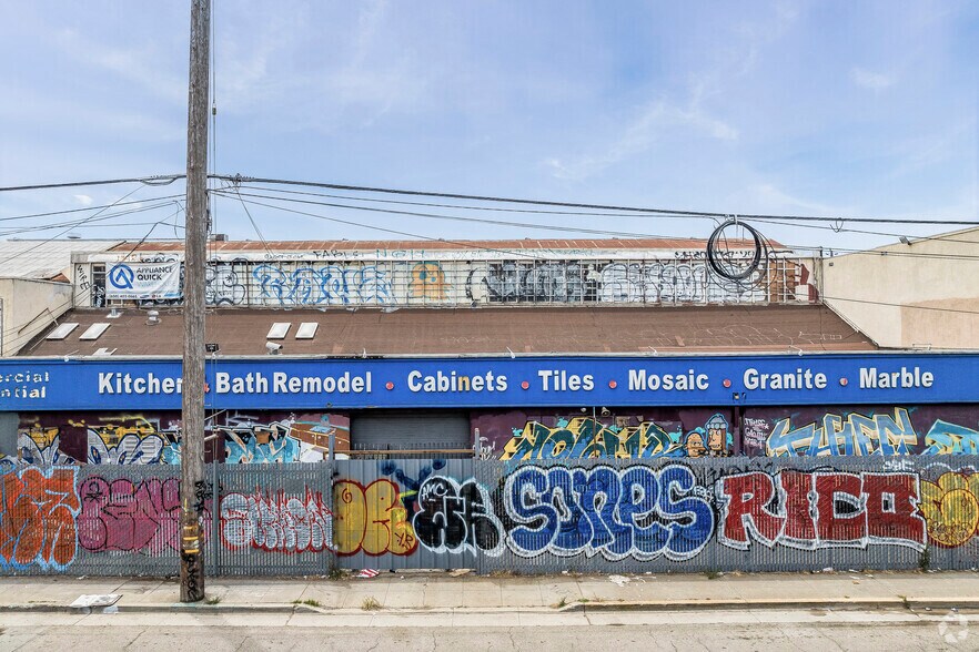 More Photos Of 4933 San Leandro St, Oakland Warehouse For Lease