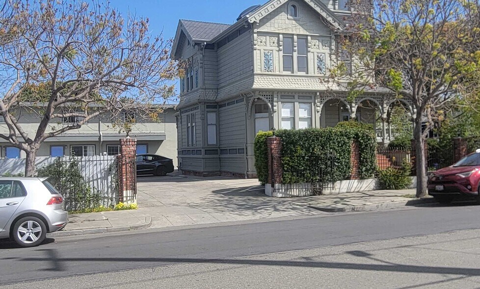More Photos Of 835 Channing Way, Berkeley Apartments For Sale