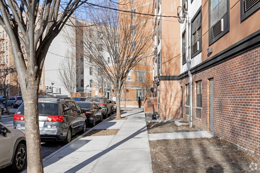 More Photos Of 2422 Lyvere St, Bronx Apartments For Sale