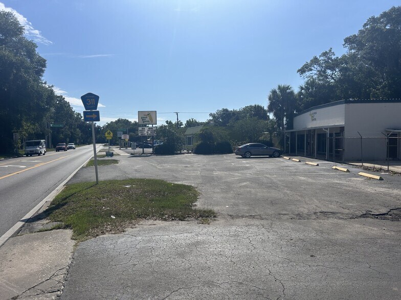 More Photos Of 2413 Crill Ave, Palatka Office For Sale