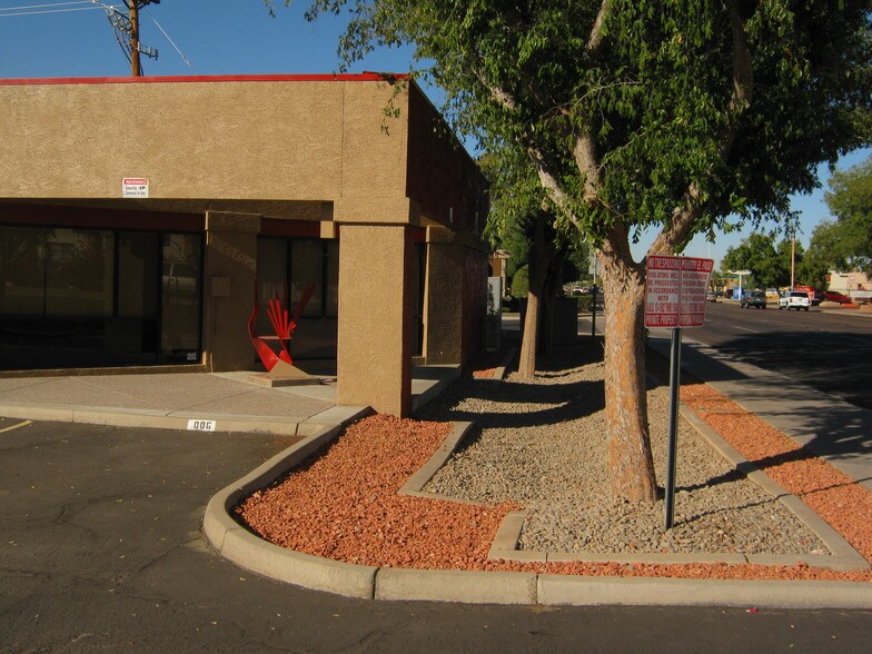 More Photos Of 4045 E McDowell Rd, Phoenix Office For Lease
