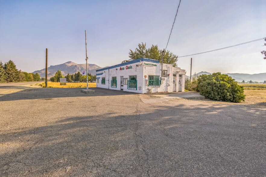 More Photos Of 2404 W US Hwy 93, Arco Service Station For Sale