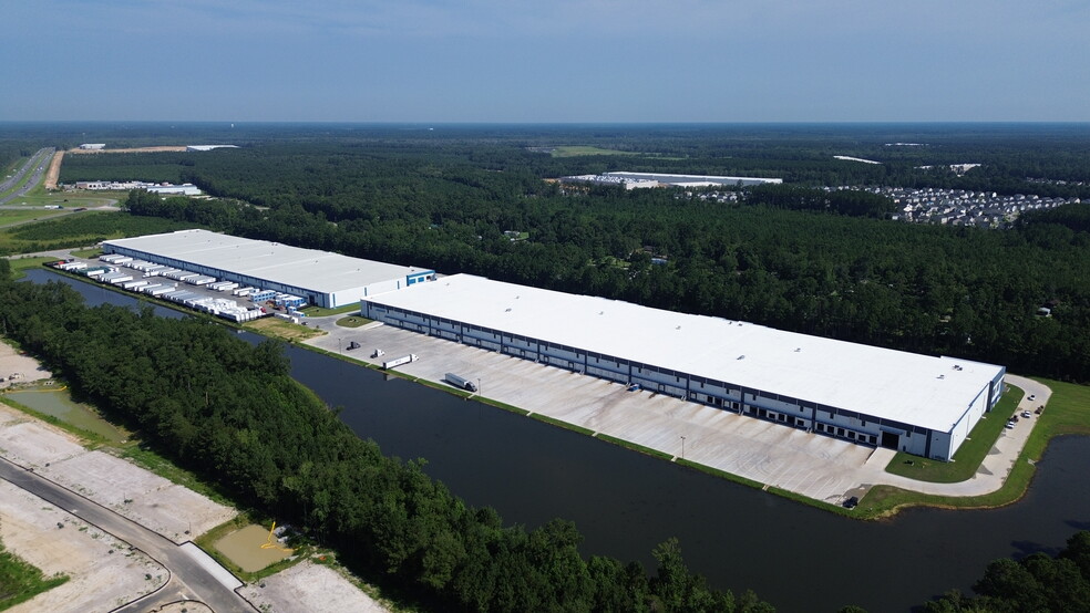 More Photos Of 840 Drop Off Drive, Summerville Warehouse For Lease