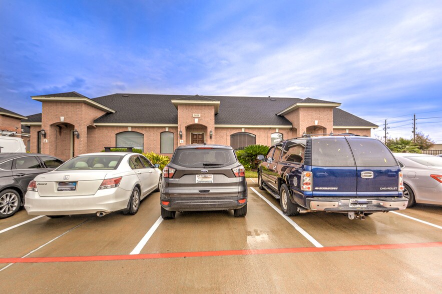 More Photos Of 1828 Snake River Rd, Katy Medical For Sale