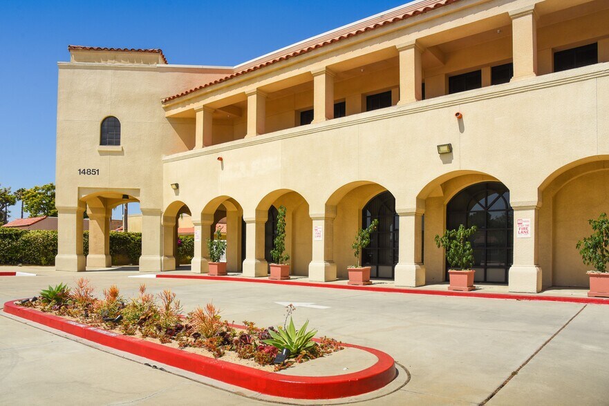 More Photos Of 20101 SW Birch St, Newport Beach Office For Lease