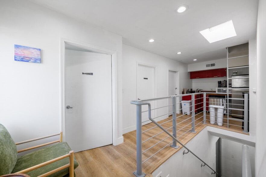 More Photos Of 5318-5320 Laurel Canyon Blvd, North Hollywood Loft Creative Space For Sale