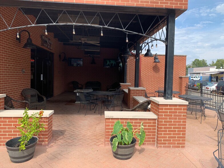 More Photos Of 309 E Main St, Carbondale Restaurant For Sale