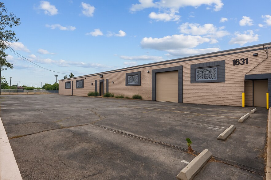 More Photos Of 1631 Gardena Ave, Glendale Industrial For Sale