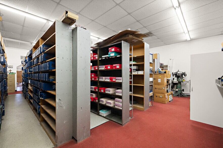 More Photos Of 23515 Nine Mack Dr, Saint Clair Shores Freestanding For Lease