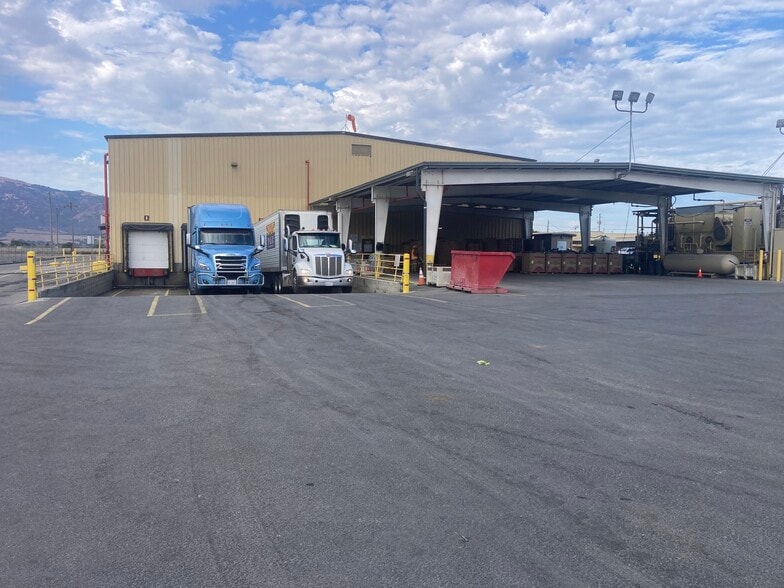 More Photos Of 483 El Camino Real S, Salinas Warehouse For Lease