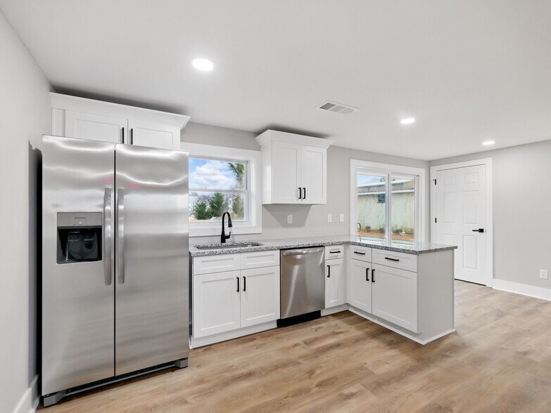 More Photos Of 3473 Atlanta Hwy, Flowery Branch Office For Sale