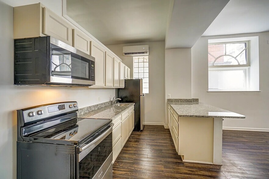 More Photos Of 11-15 E Saratoga St, Baltimore Apartments For Sale