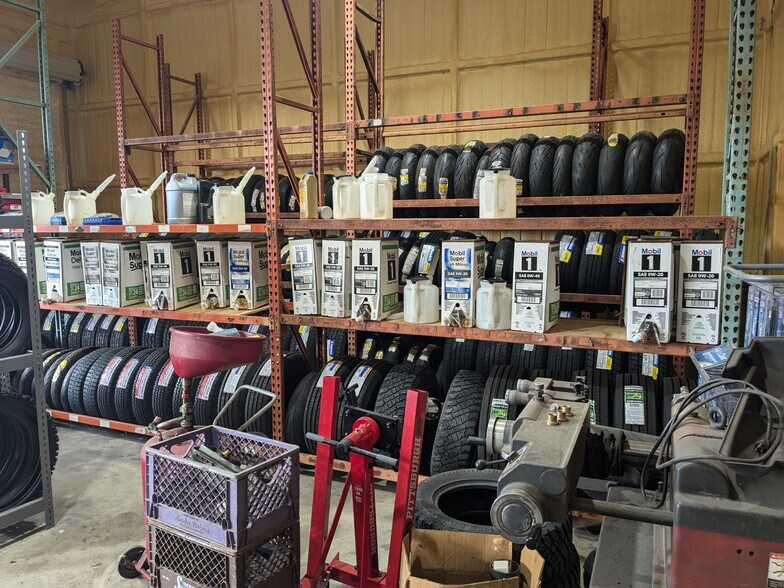 More Photos Of 11468 Black Jack Rd, Cumby Auto Repair For Sale