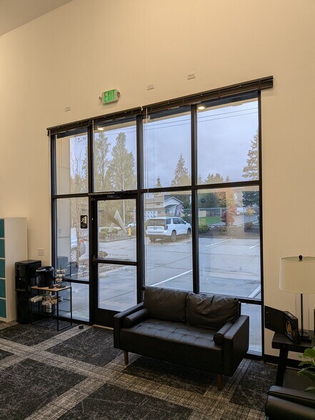 More Photos Of 13131 Mukilteo Speedway, Lynnwood Warehouse For Lease