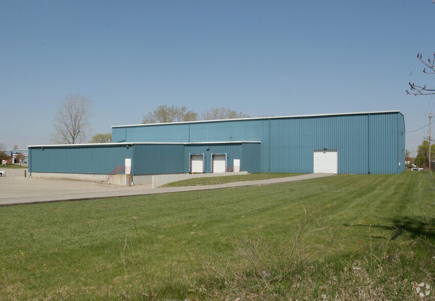 More Photos Of 5635 Commerce St, Lansing Warehouse For Lease