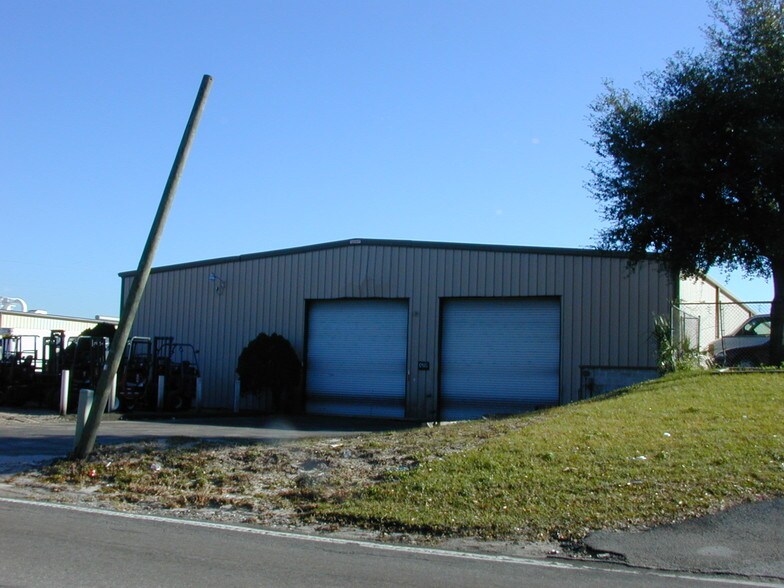 More Photos Of 6405 N 50th St, Tampa Warehouse For Lease