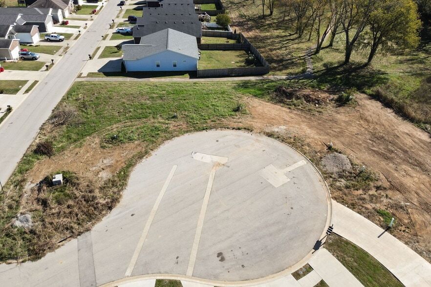 More Photos Of 304 Robert M Green Dr, Frankfort Apartments For Sale