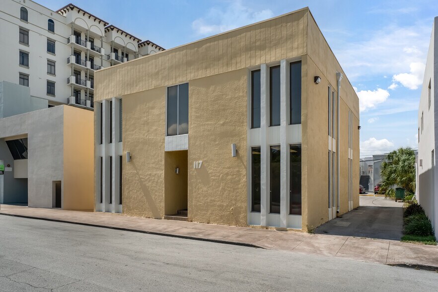 More Photos Of 117 Majorca Ave, Coral Gables Office For Sale