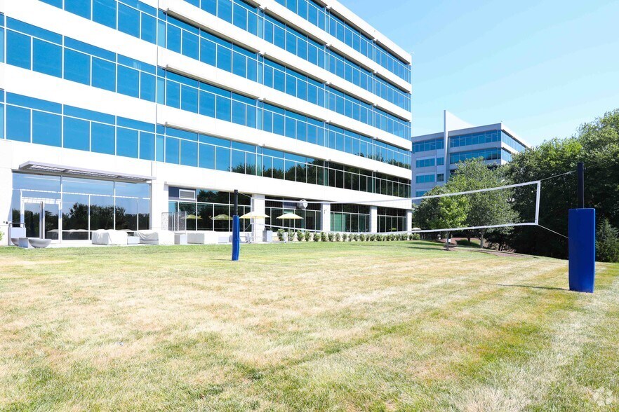 More Photos Of 2245 Monroe St, Herndon Office For Lease