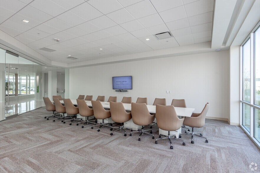 More Photos Of 8560 Belleview Dr, Plano Unknown For Lease