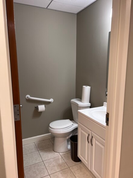 More Photos Of 7610 Carroll Ave, Takoma Park Medical For Sale