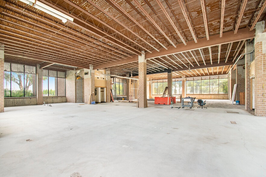 More Photos Of 400 Riverview Dr, Benton Harbor Office Residential For Sale