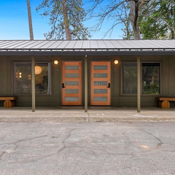 More Photos Of 4727 Dunsmuir Ave, Dunsmuir Hotel For Sale