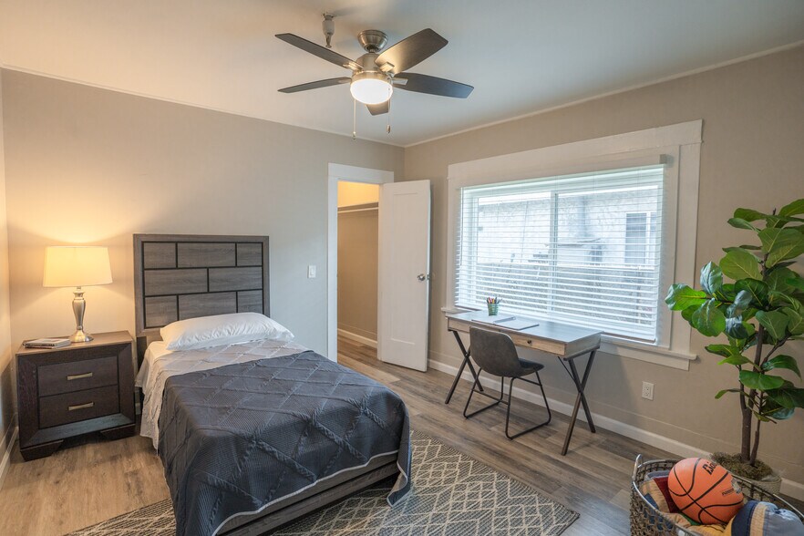 More Photos Of 932 Walnut Ave, Long Beach Specialty For Sale