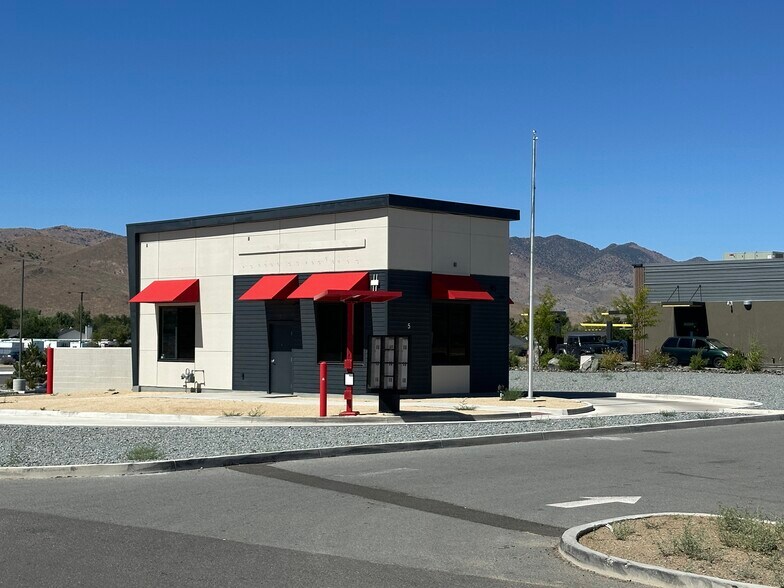 More Photos Of 5 Dayton Village Pky, Dayton Fast Food For Lease