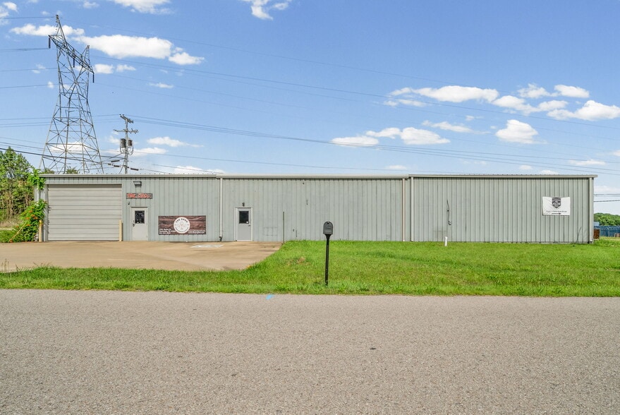 More Photos Of 1761 Jardco Dr, Clarksville Warehouse For Lease