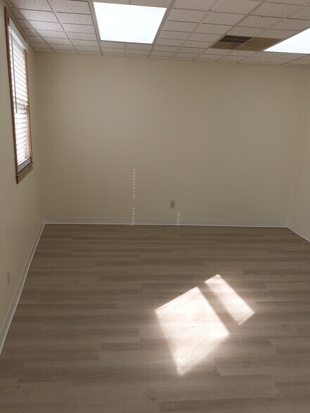 More Photos Of 10 Lake St, Monroe Office Residential For Lease
