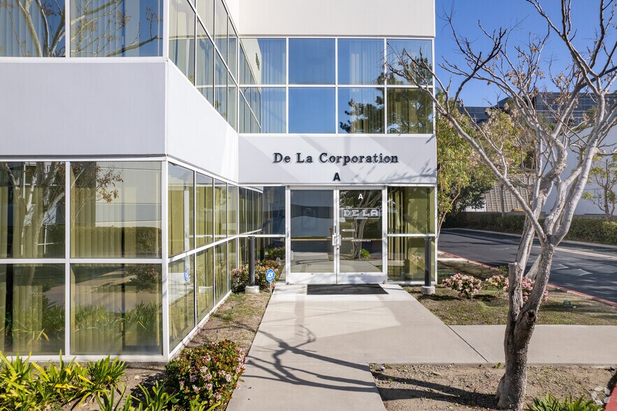 More Photos Of 1046 Calle Recodo, San Clemente Research And Development For Sale