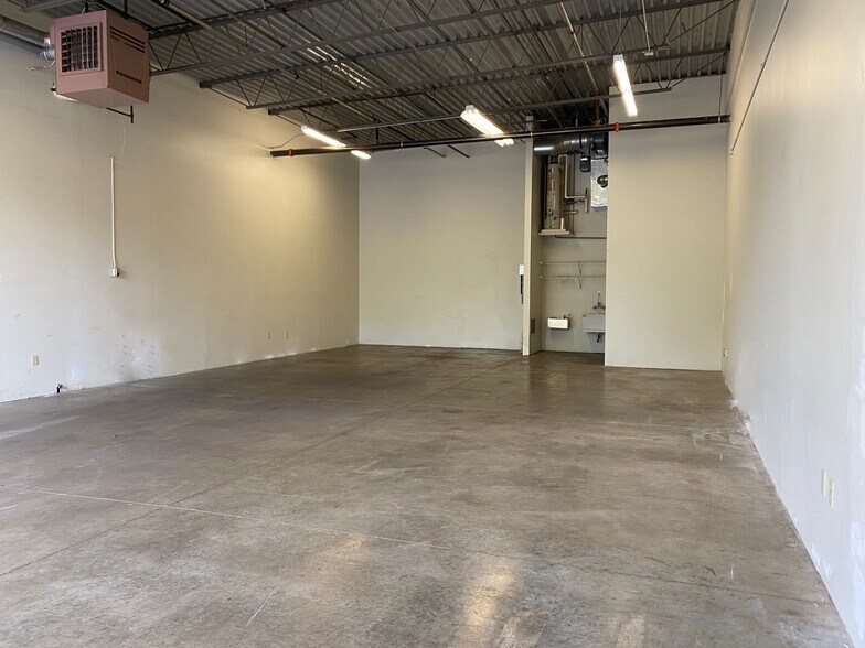 More Photos Of 7600 W 27th St, Saint Louis Park Service For Lease